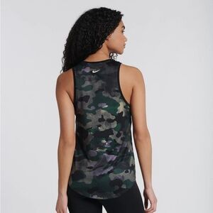 Nike sport camouflage print top xs